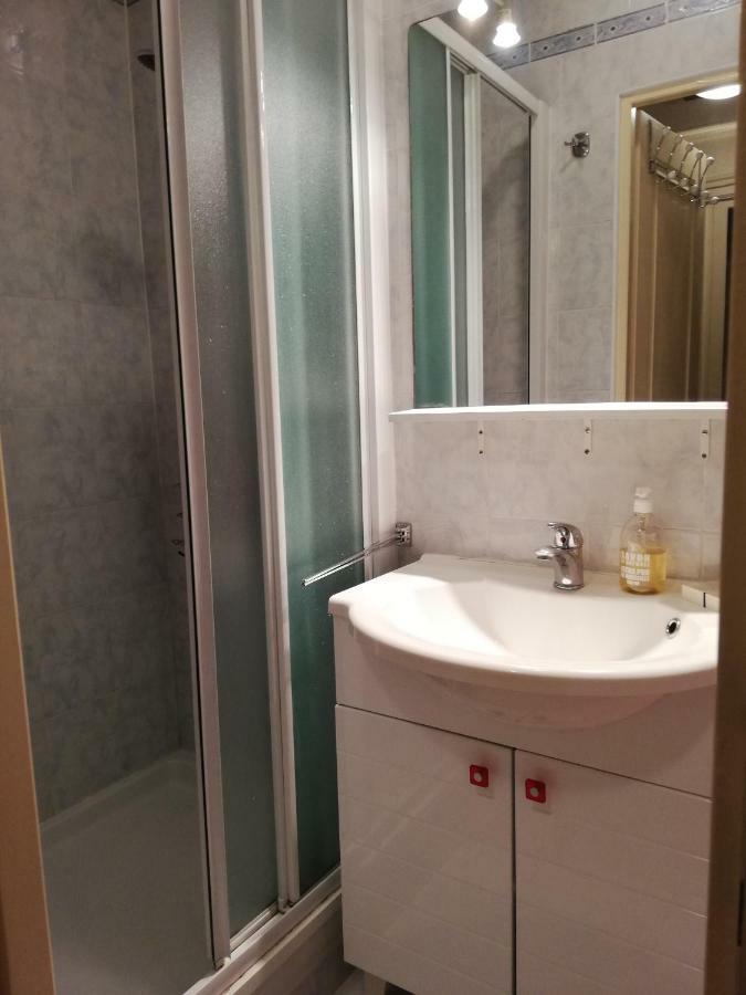 Appartement Le Cernuschi Rdc ม็องตง ภายนอก รูปภาพ